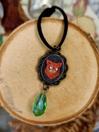 Image 9 of Wisiorek z kreaturką w stylu vintage