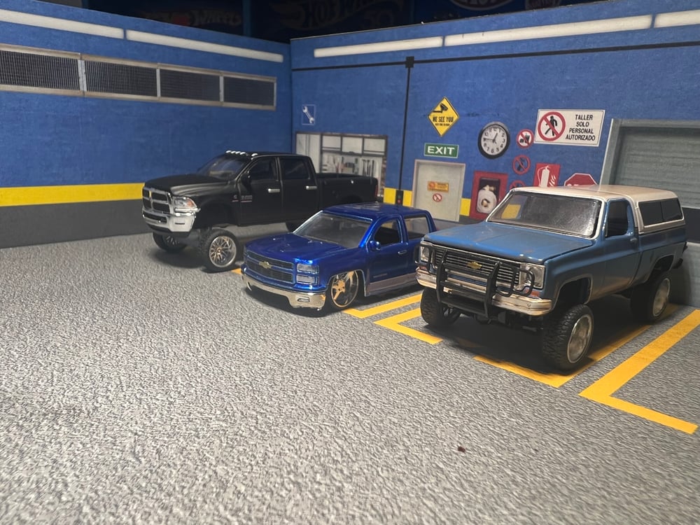 MECHANIC’S BLUE GARAGE