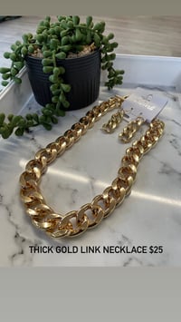 Thick gold link necklace with earrings
