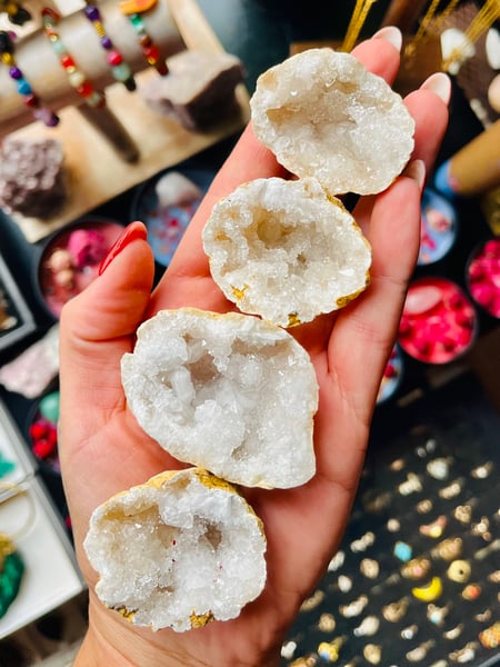 Image of Clear quartz geode 