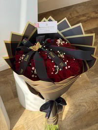 Image 1 of 2 classic Dozen red roses 