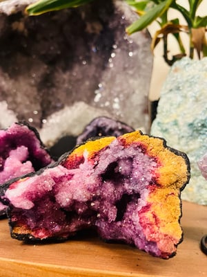 Image of Purple Agate Geode ||