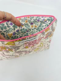 Image 3 of Pochette à livre matelassé indien beige, rose et bleu