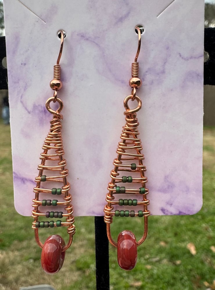 Image of Red and Green Weaved Earrings 