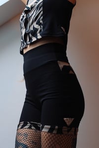 Image 1 of KYRA Top / NEO shorts - beige Zebra