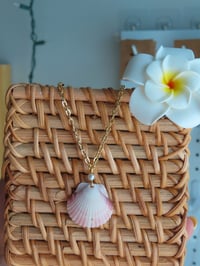 Image 3 of Classic Scallop Shell Necklace 