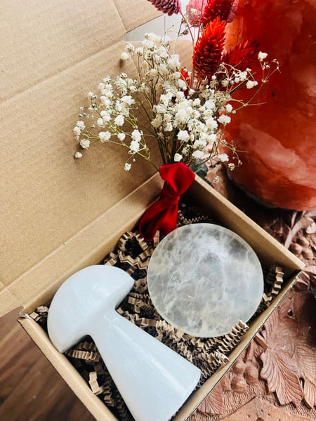 Image of Valentines Box 2