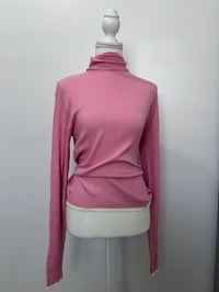 Image 1 of 00s Pink top // M