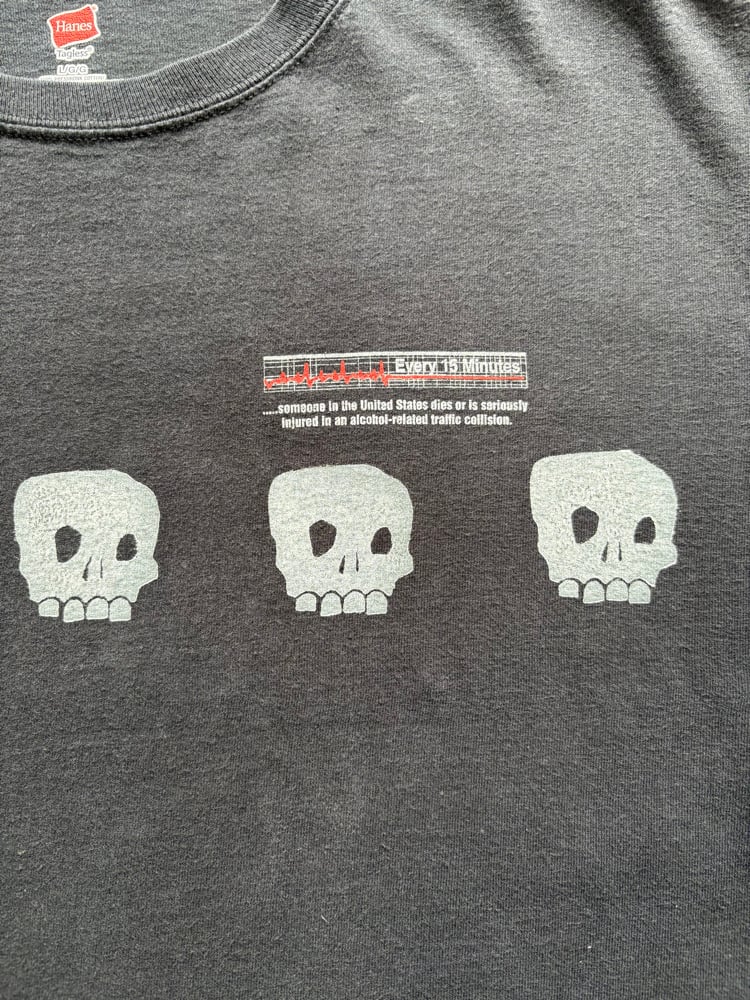 skull tee