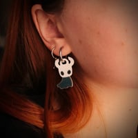 Image 4 of Pendientes Hollow Knight 