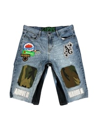 Image 1 of 239. LA 2 Tha Bay (Sz.38)