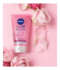 Image 2 of Nivea Agua de Rosas Gel Face Wash