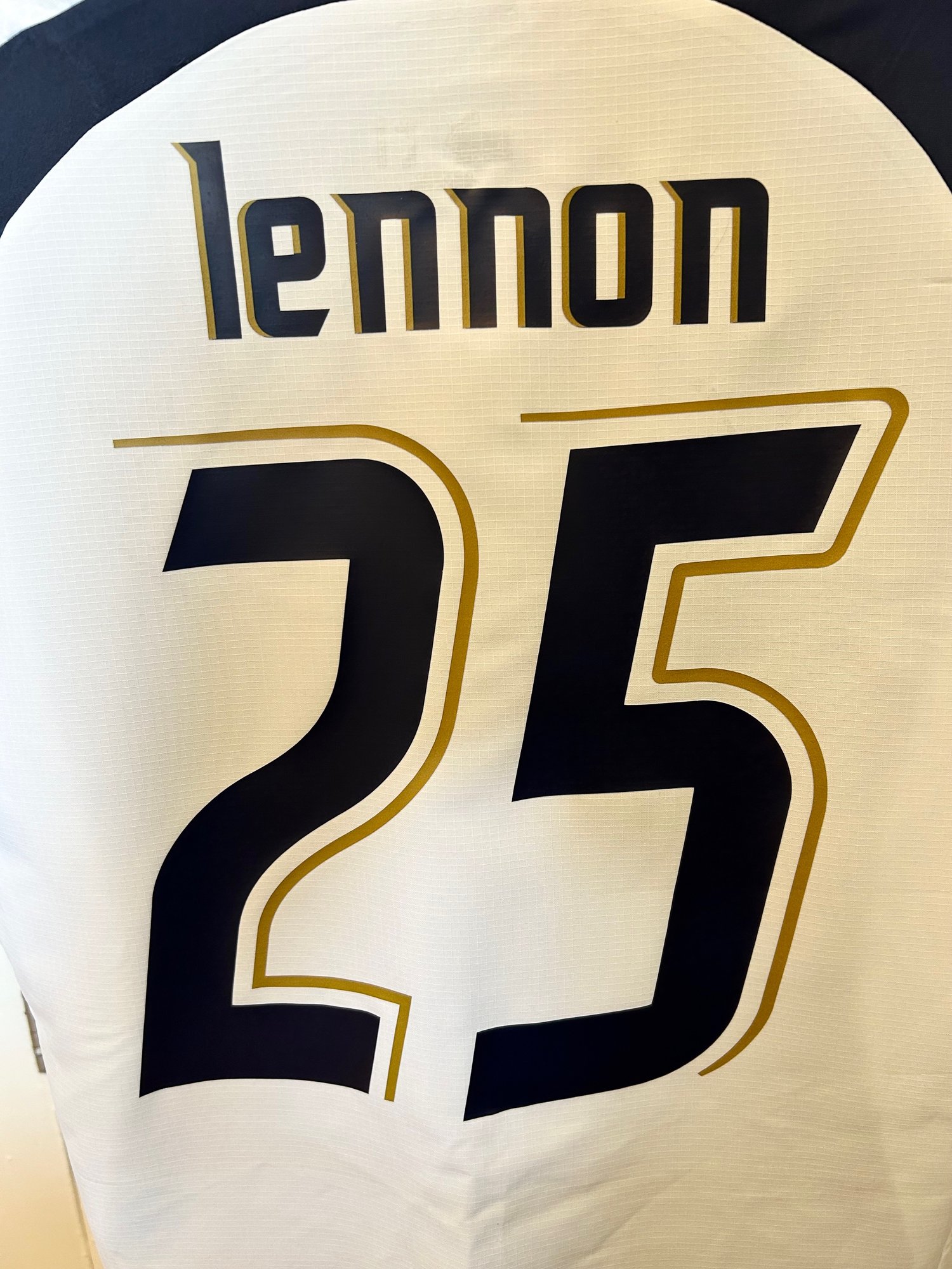 Image of Tottenham Hotspur “LENNON 25” 2006/07 Home Shirt + patch (M)
