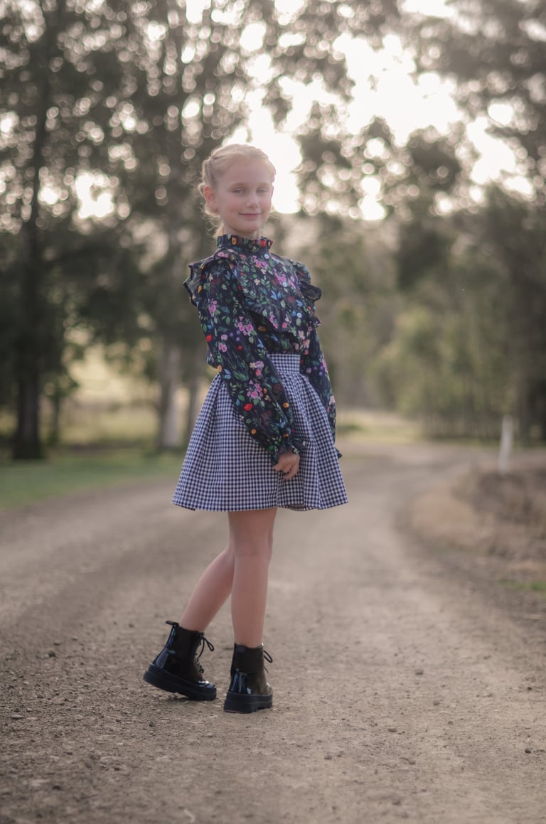 Amelia Blouse & Alice Skirt Image 3