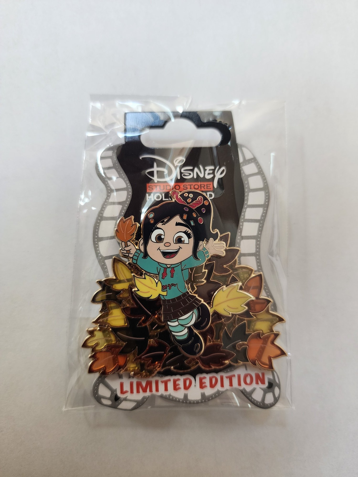 Image of Disney DSSH Fall Leaves Pin LE 400