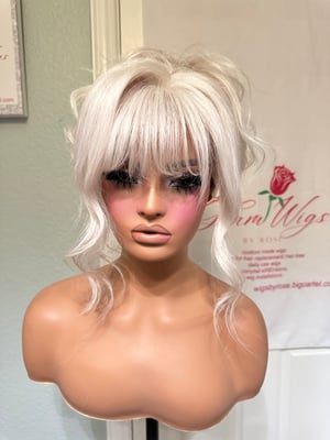 Image of All human hair 90s blonde