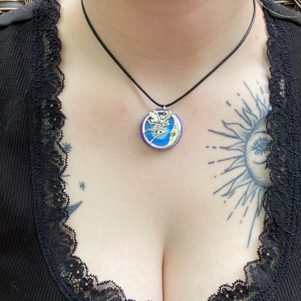 Image of blue aura fairy necklace 