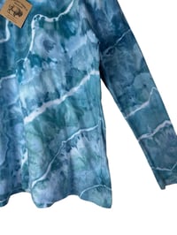 Image 4 of 1XL Ladies Long-Sleeve Stretch Tee in Seaside Geode Ice Dye