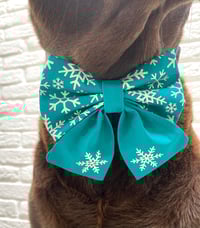 Image 6 of Snowflakes Sailor Bow / Bow Tie