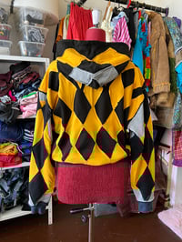 Image 3 of yellow rombos