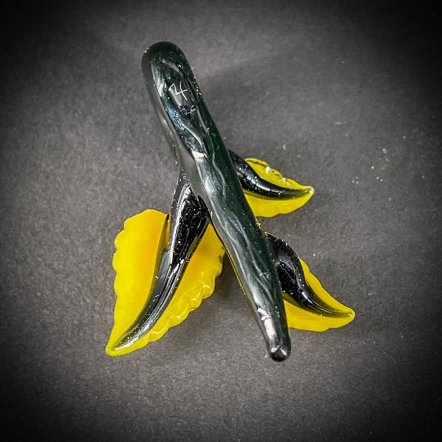 Image of Mini Yellow 3 Leaf Pendant