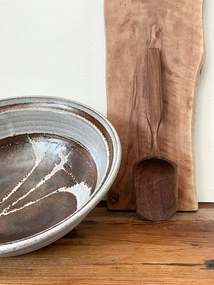 Image of STUDIO POTTERY SERVING BOWL