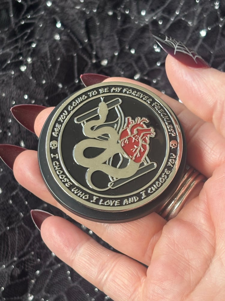 Image of Officially licensed the edge of darkness kindle/phone grip 