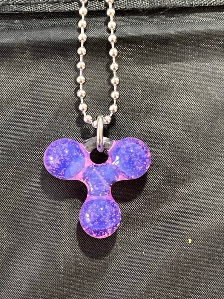 Image of opaline purple trefoil