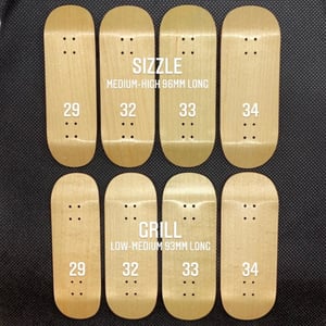 Image of ‘VAKER’ Black & Gold