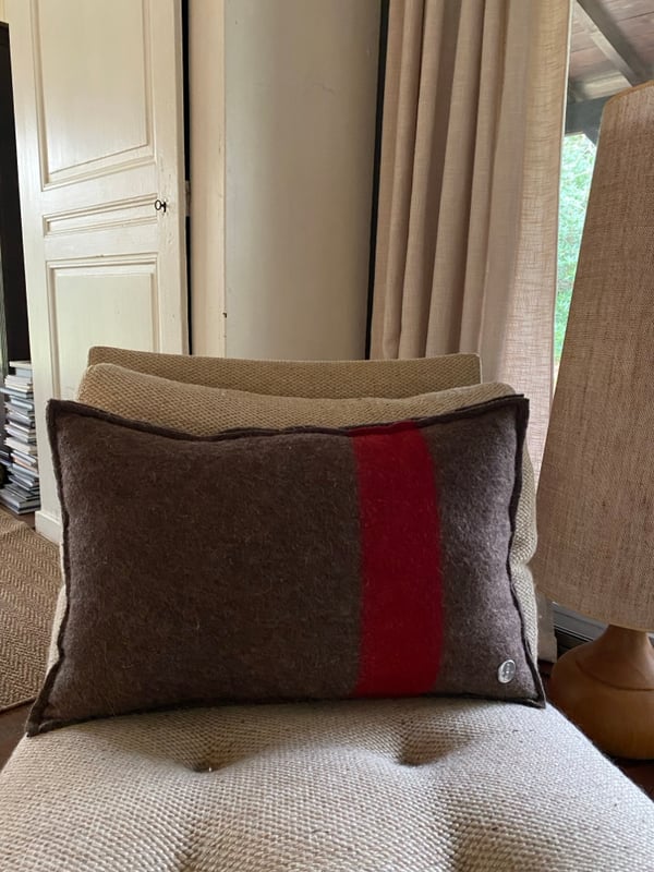 Image of Coussin laine couverture armée Suisse