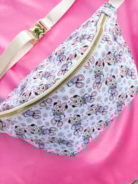 Image 1 of flower and garden mouse 