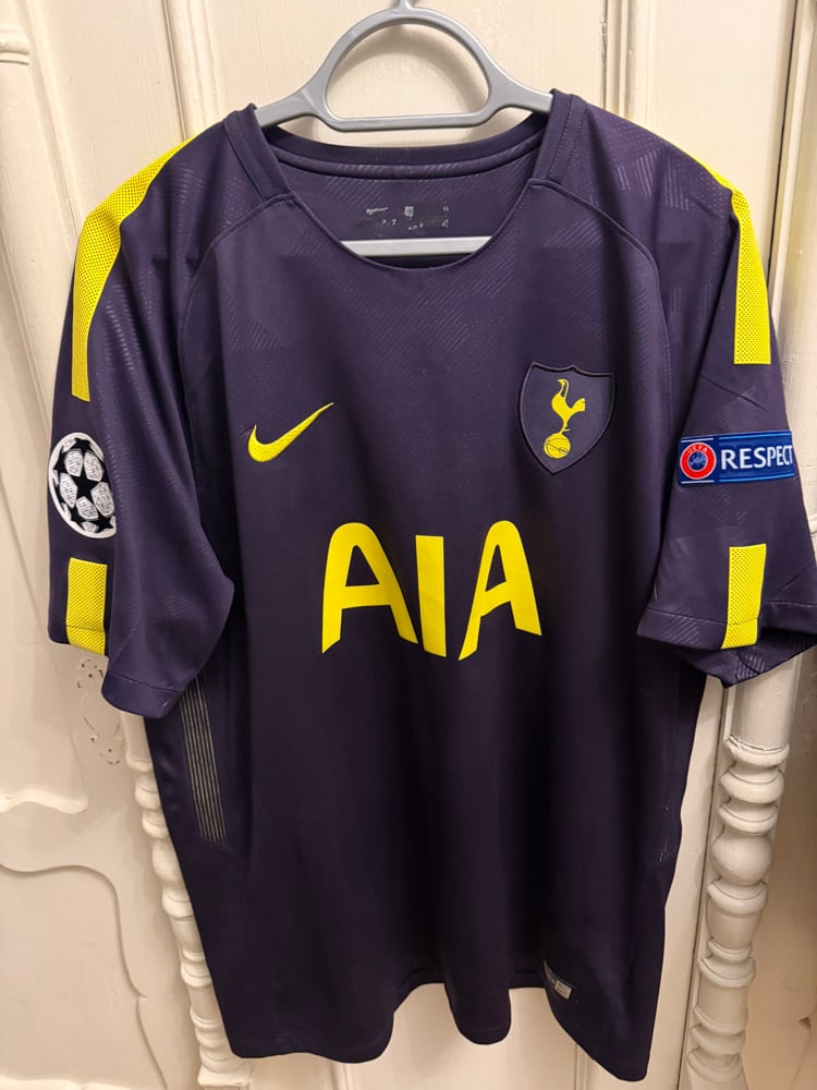 Image of PRE ORDER: Tottenham Hotspur “LLORENTE 18” 2017/18 Third Shirt + UCL patches (XL)