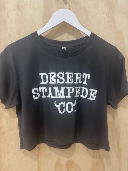 Image of Ladies DESERT STAMPEDE CO. coal cropped tee_M