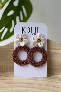 Floral Round Rattan