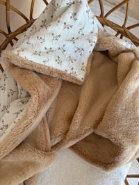 Image 1 of COUVERTURE FOURRURE SABLE MOTIF BRINDILLE