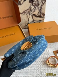 Image 21 of ĻV Sunset Bag