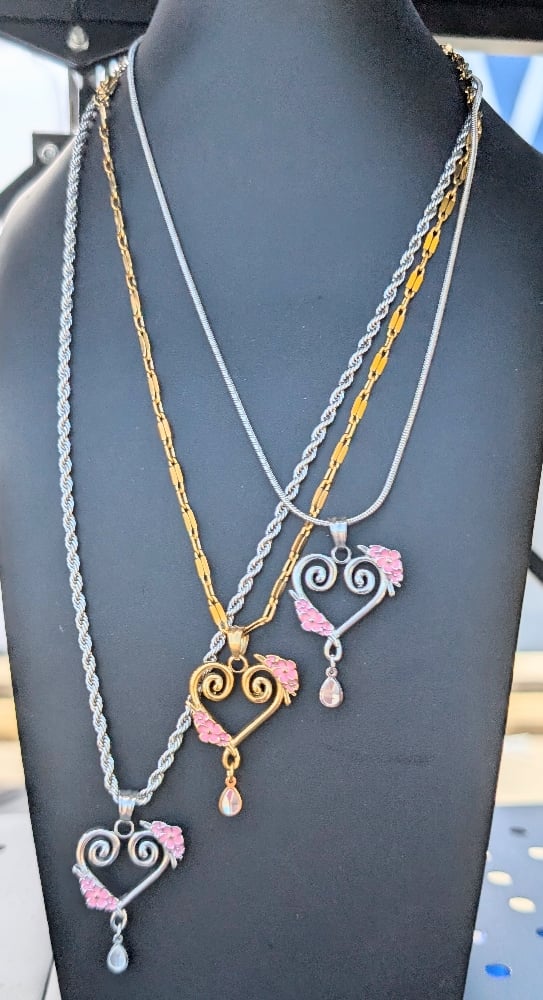 Image of Blong Shia Floral Heart Necklace - 18K Gold Plated, Hypoallergenic, Water-Resistant