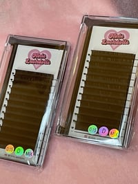 Image 1 of 0.15 D Classic Lashes