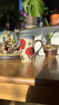 Image 2 of Poppy mug 01