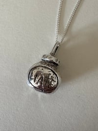 Image 2 of love/hate Marmite pendant