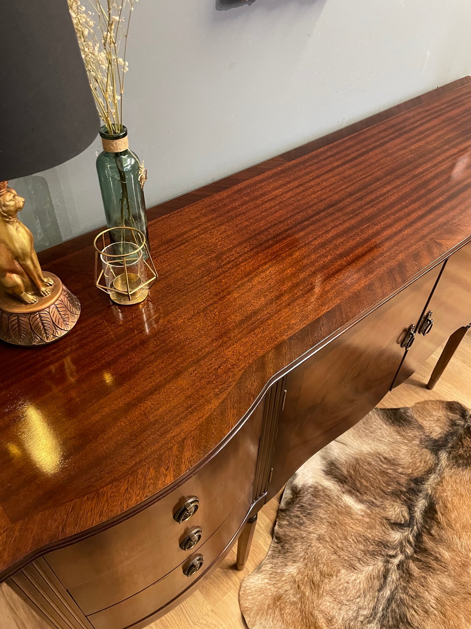 Image of Stunning mahogany sideboard 