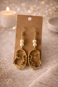 Freshwater pearl face earrings 