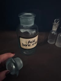 Image 2 of Un flacon d’apothicaire Acide Borique en verre bleu XIXème siècle 