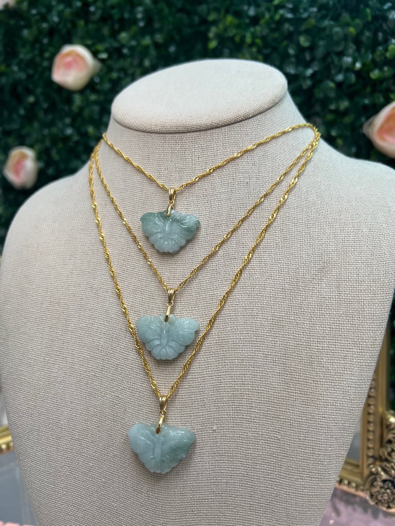 jaded mariposa necklace Image 3