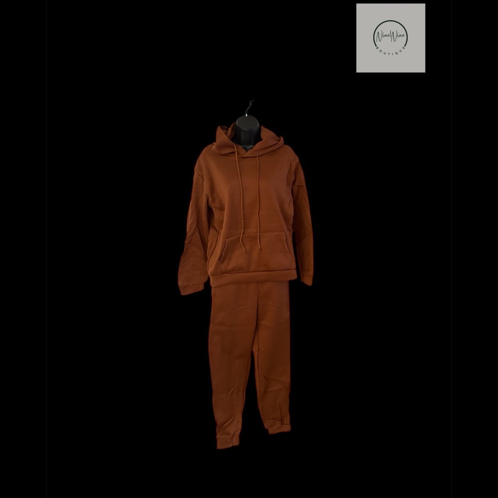 Image of KEEPING IT COZY (BROWN)