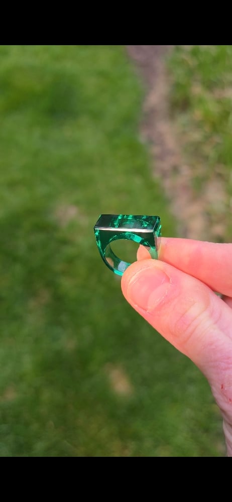 Image of Emerald Singet thick
