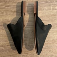 Image 7 of CHINESE LAUNDRY Black Genuine Leather Slip-On slide Sandals