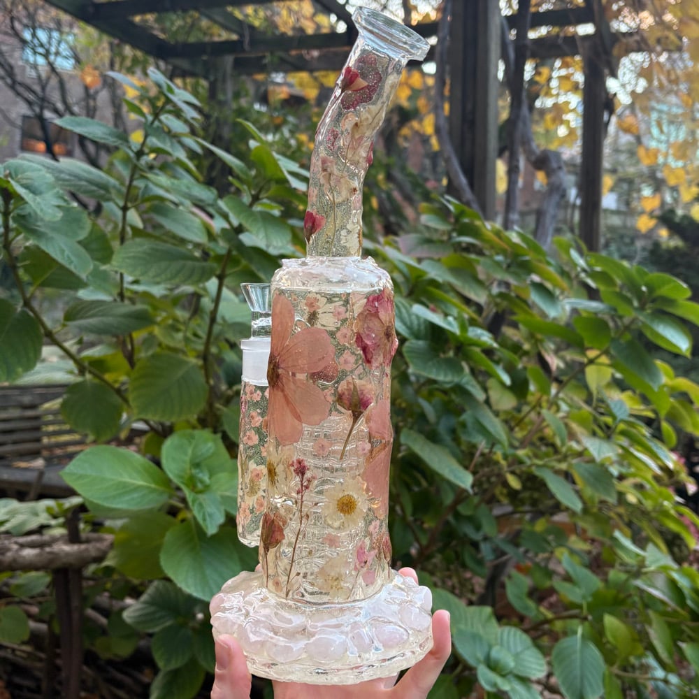 Image of 12” with rose quartz and flowers