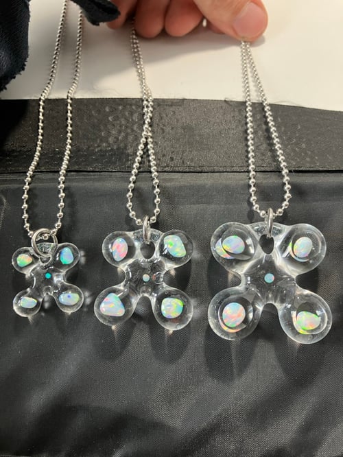 Image of 5 opal clovers 