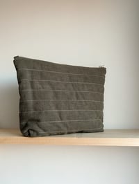 Image 3 of Zipper pouch Linen